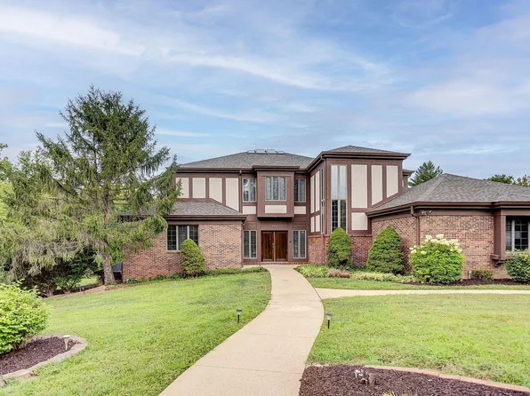 379 Oak Hill Dr, Belleville, IL 62223