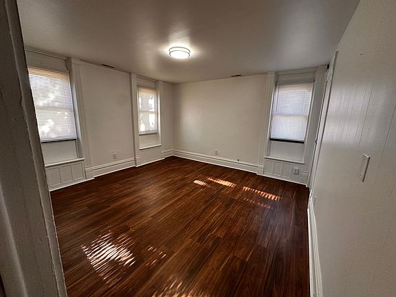 2nd image of 1209 N North St #21