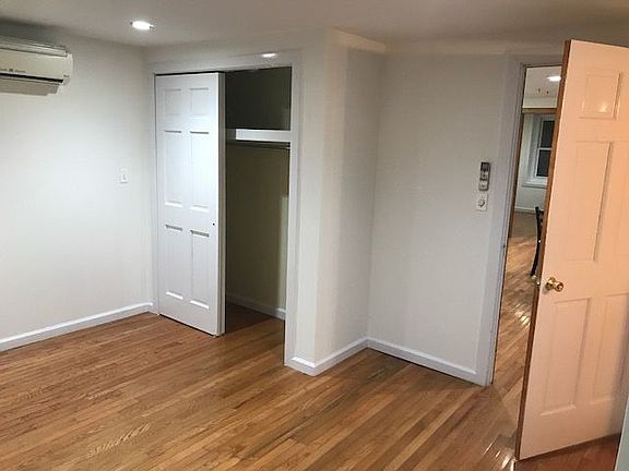 5th image of 405 Clermont Ave APT 1A