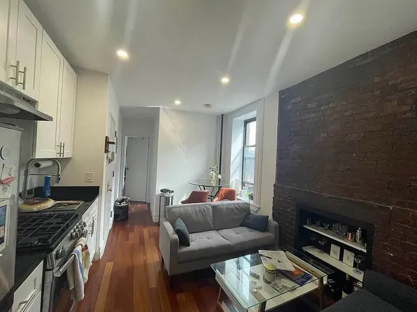 513 E 5th St #7A, New York, NY 10009