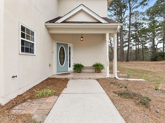 2nd image of 1008 Mill Run Road