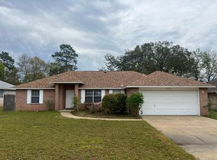 5946 Herlong Dr, Milton, FL 32570