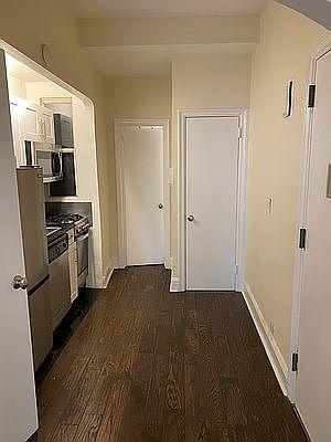 3rd image of 339 E 85th St APT 1A