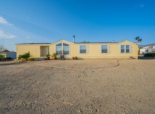 3353 Yucca Terrace Dr, Phelan, CA 92371
