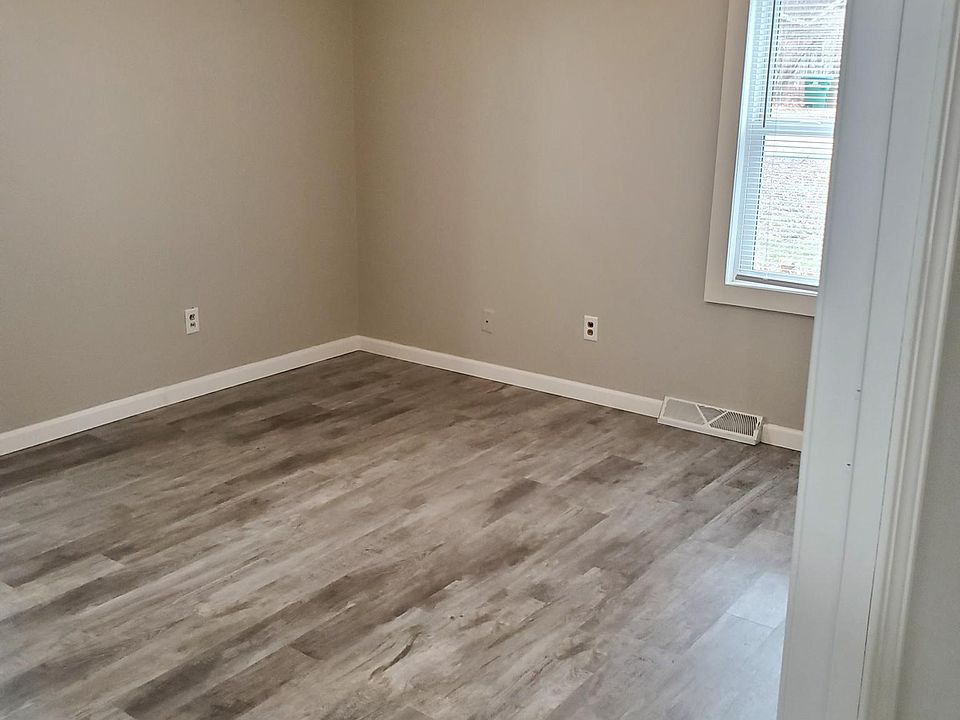 1st image of 141 7th Avenue Ct NE
