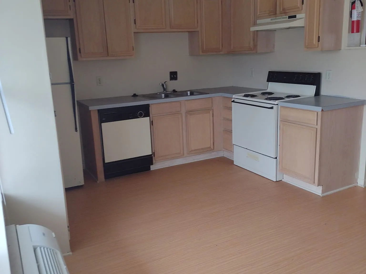 Colonial Apartments 117 — Photo 2
