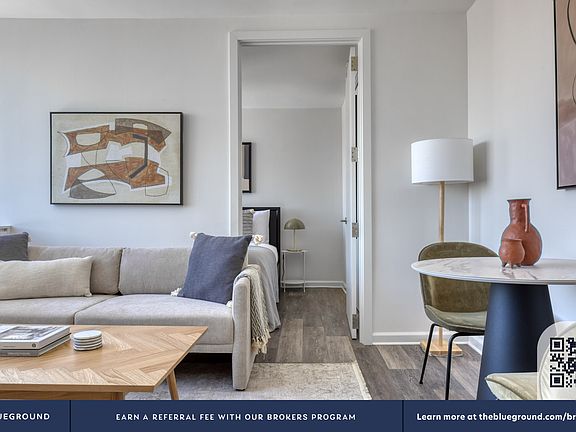 4th image of 520 W 43rd St APT 24B