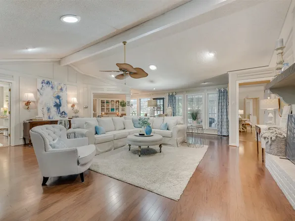 101 Greenway St, Sunnyvale, TX 75182