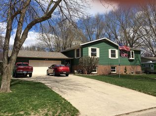 710 17th St, Windom, MN 56101