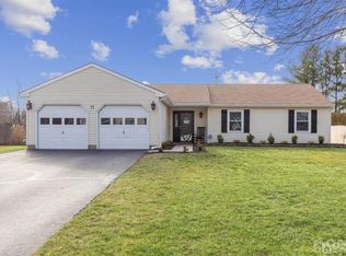 11 Monterey Ln, Manalapan, NJ
