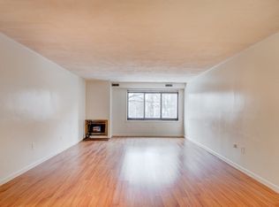 2130 Massachusetts Ave APT 2D, Cambridge, MA 02140