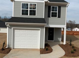 561 Millsgate Cir, Boiling Springs, SC 29316