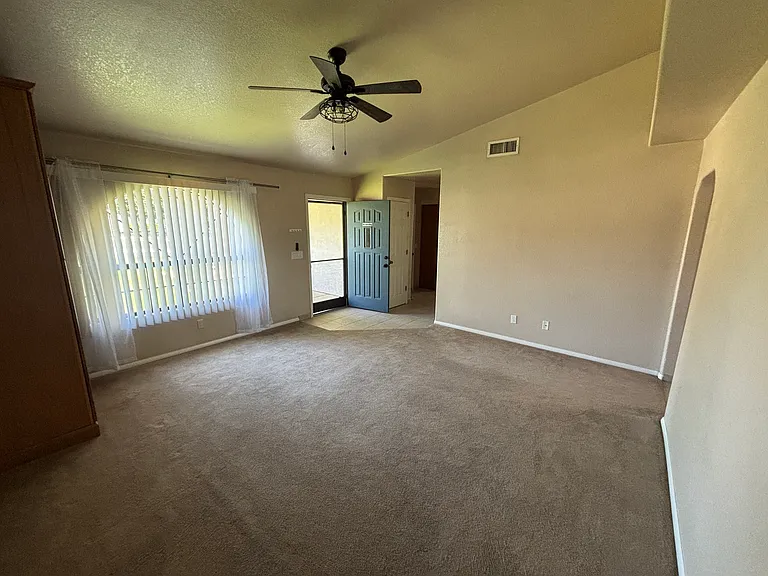 2280 E McVicar Ave — Photo 5