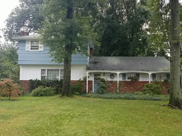 802 Albemarle St, Wyckoff, NJ 07481
