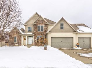1720 Valley High Dr, Cedar Falls, IA 50613