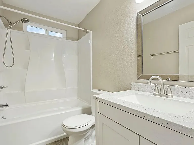 495 Cherry Ln #J — Photo 3