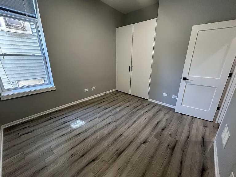 1647 N Fairfield Ave — Photo 29