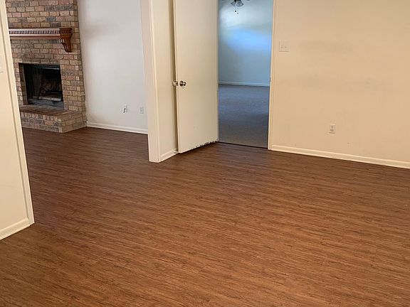 3rd image of 3112 Pioneer Cir