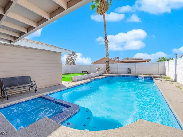 4657 Warner Pl, Las Vegas, NV 89115
