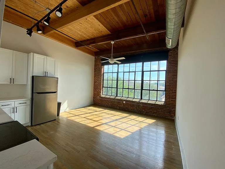 Lofts At Abrams Fixtures — Photo 35