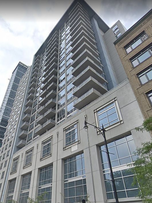 1st image of 1305 S Michigan Ave APT 911