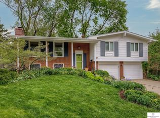 13370 Walnut Cir, Omaha, NE 68144