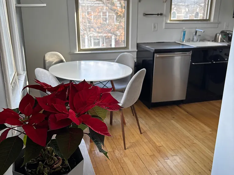 1725 Lanier Pl NW #31A — Photo 1