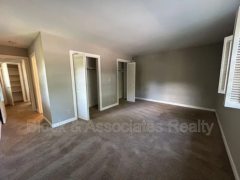 640A Rugby Row — Photo 8