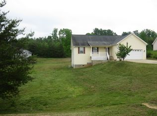 182 Hawthorne Dr, Cleveland, GA 30528