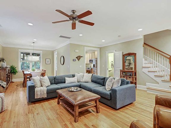 4th image of 906 Misty Lake Dr