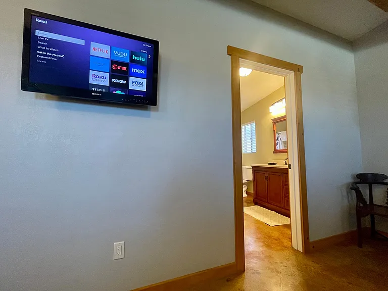 6564 Pine Springs Ave — Photo 20
