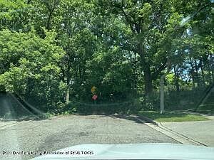 4th image of W Larrabee Dr