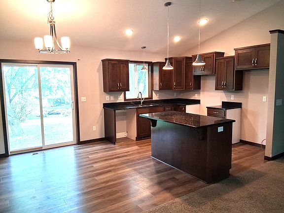 5th image of 1930 Prospect Dr NE