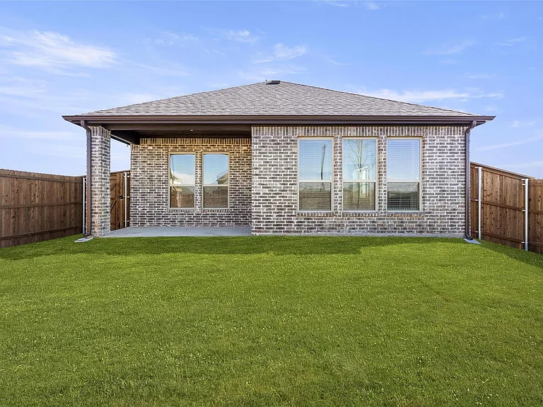 809 Meadow Spring Ln — Photo 22