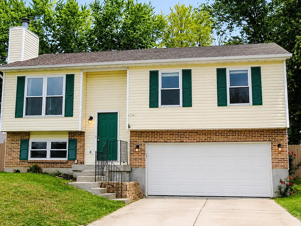 689 Bobolink Ct
