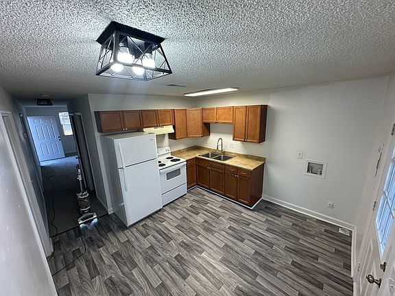 4th image of 1143 N Graycroft Ave