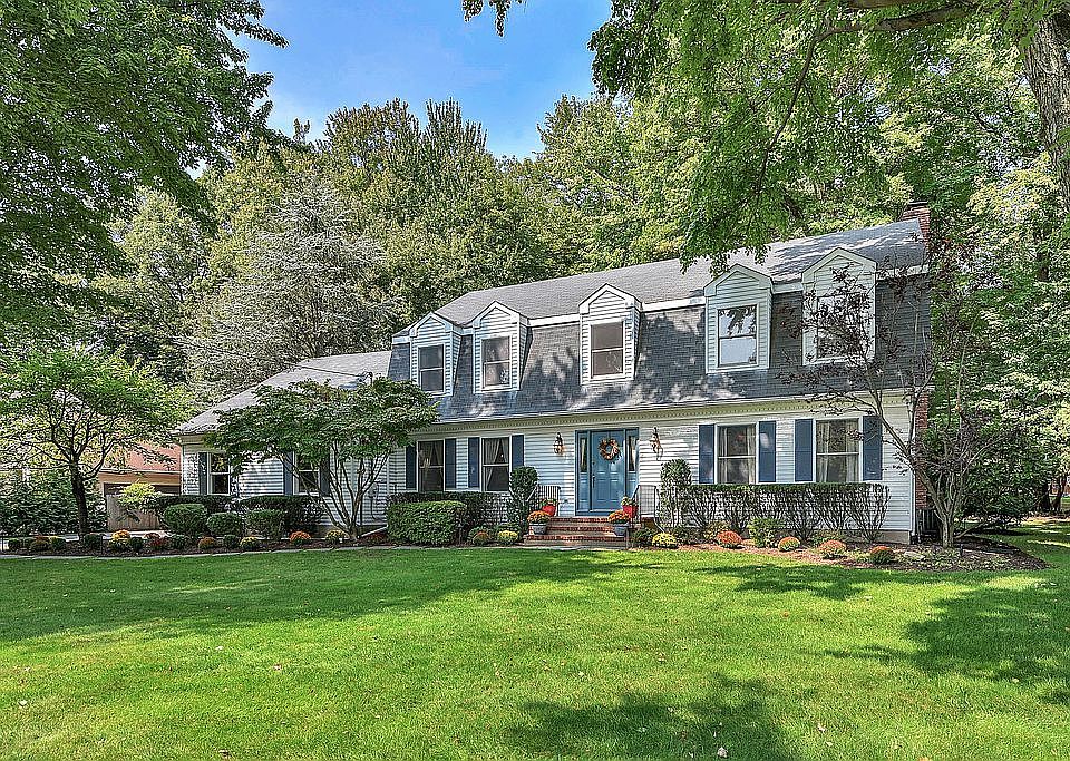 1st image of 689 Mountain Ave