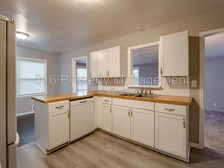8710 Kentucky Ave — Photo 6
