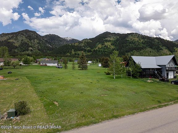 3rd image of 27 Alta Dr