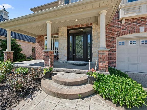 5th image of 74 Pennsylvania Cres