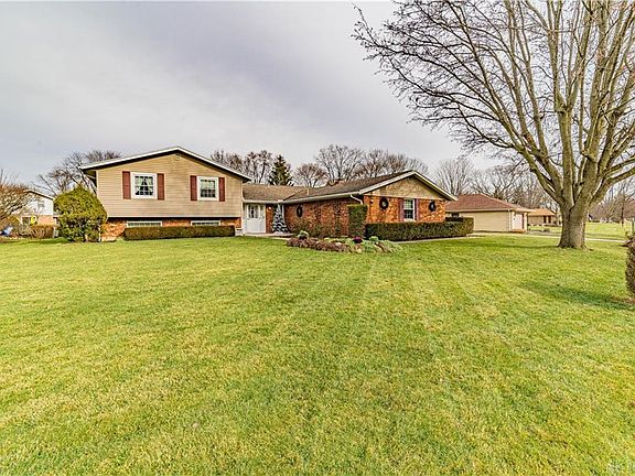 2nd image of 250 N Village Dr