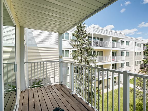 2nd image of 122 Demont Ave E APT 273