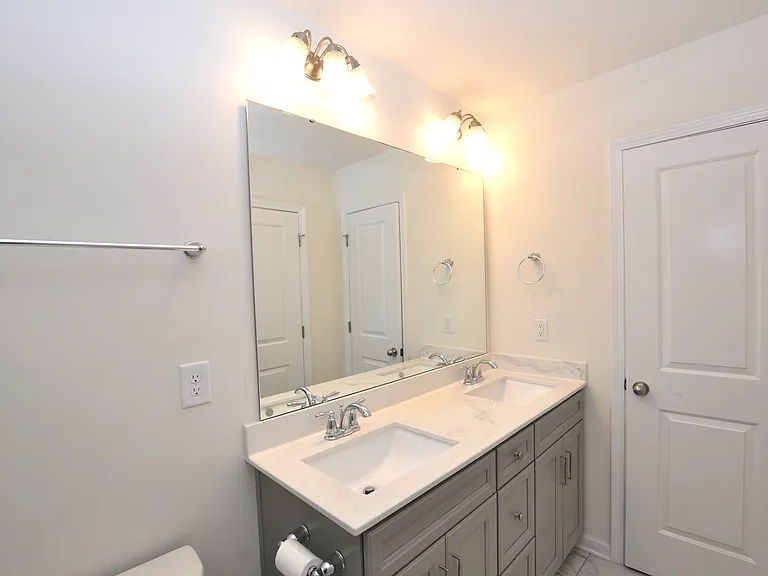 536 Laurens St — Photo 11