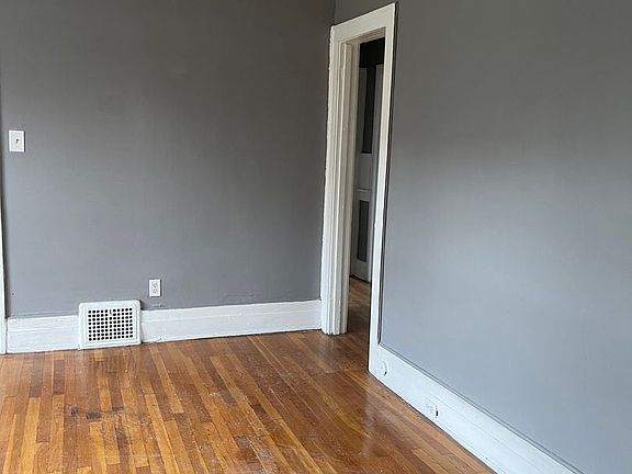 4th image of 3625 E 153rd St #10635915