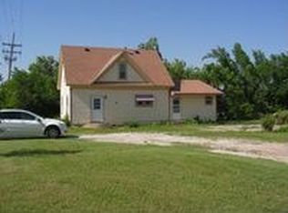 305 N 5th St, Conway Springs, KS 67031