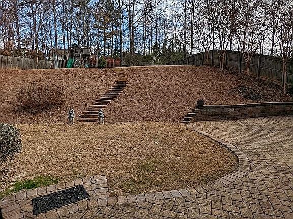 3rd image of 408 Edgebrooke Ln