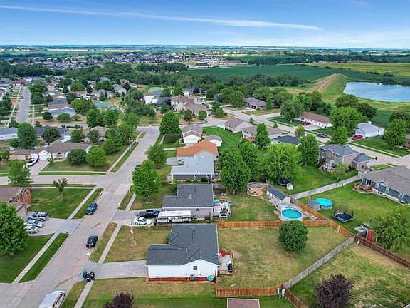4th image of 1028 Larkspur Dr