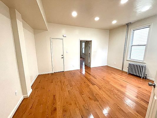 3rd image of 26-09 9th St #3