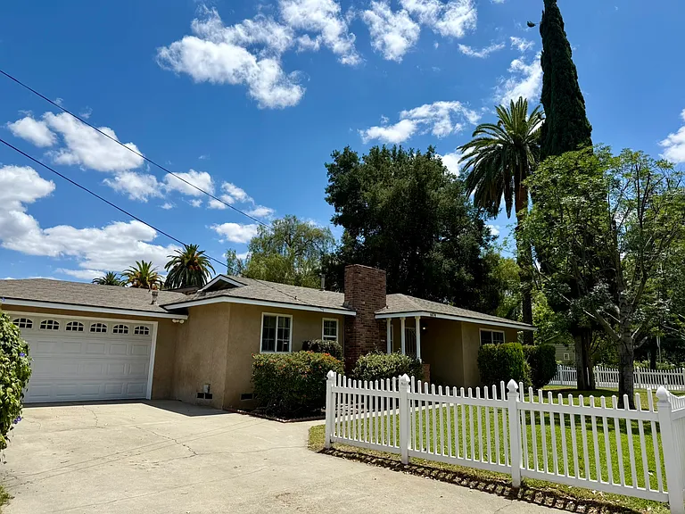 6074 Palm Ave — Photo 3