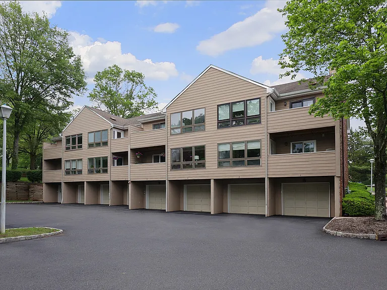 4 Sunrise Dr — Photo 16